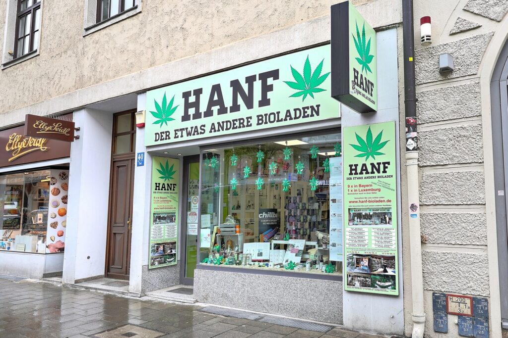 Aussenansicht Filiale Tal 40 in München